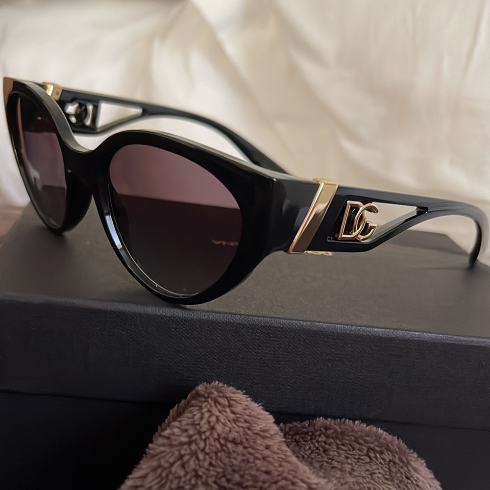 Dolce & Gabbana Cat eye sunglasses